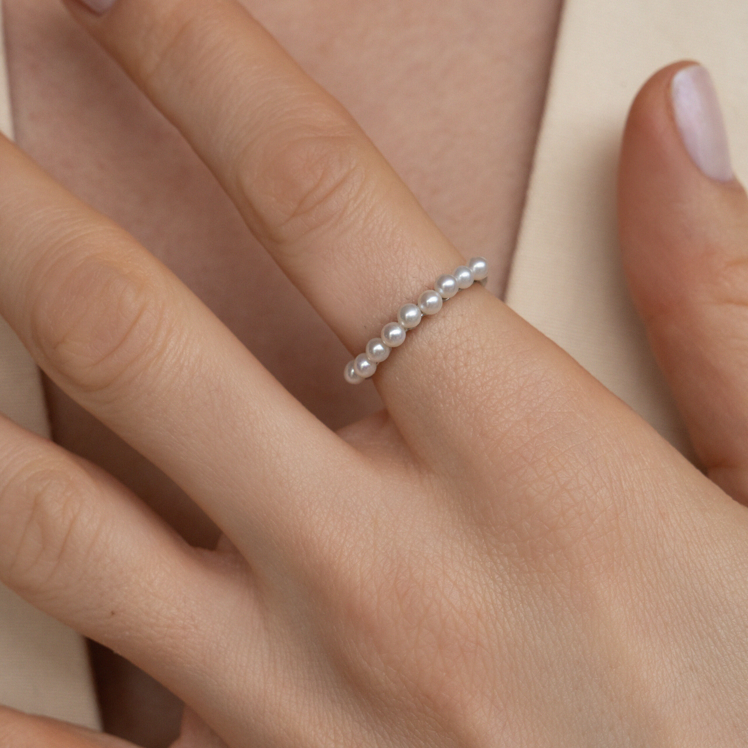 Inel Grace cu perle albe de cultura de 3mm, din argint